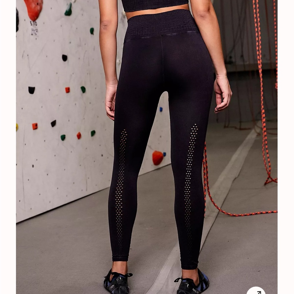 Free People Movement -  High-Rise 7/8 Length Good Karma Leggings Black Small